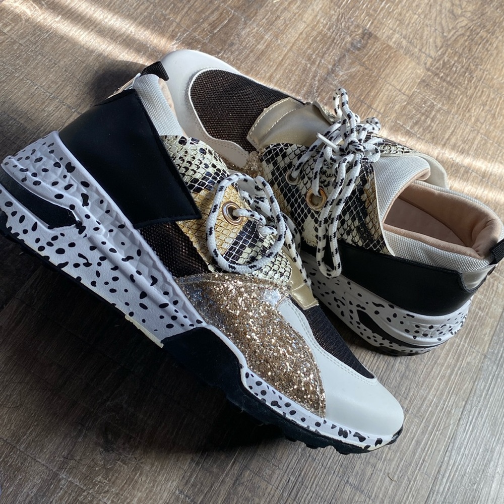 NIB Lucky Step designer sneakers size 9 women’s